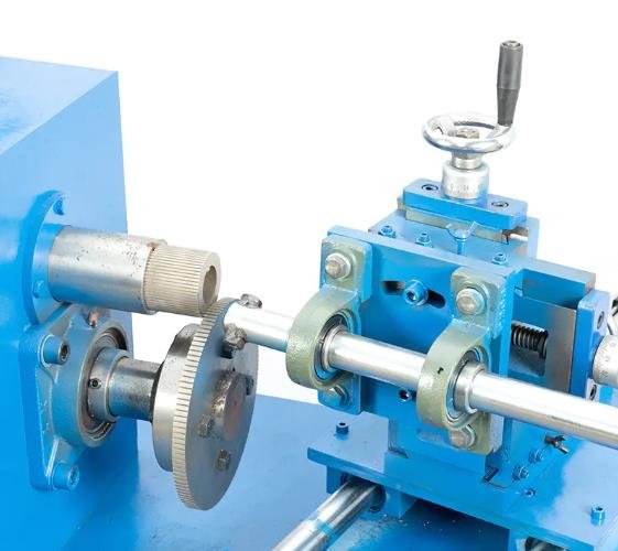 Automatic wire cutting machine of wire brush02